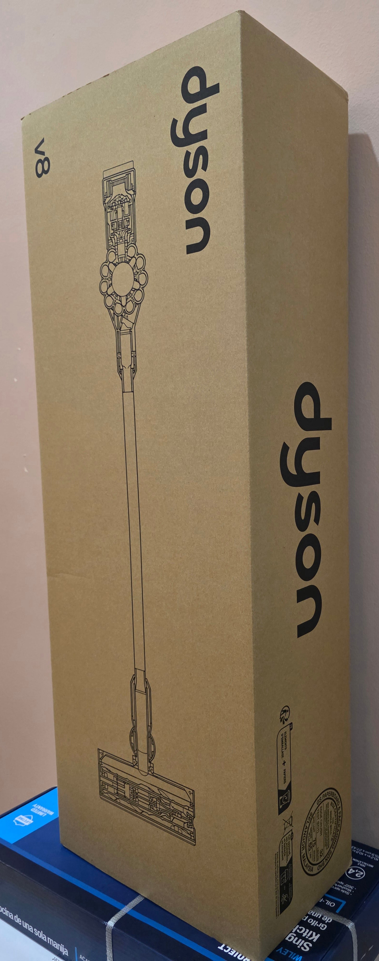 Dyson V8 Cordless Vacuum | Silver | New