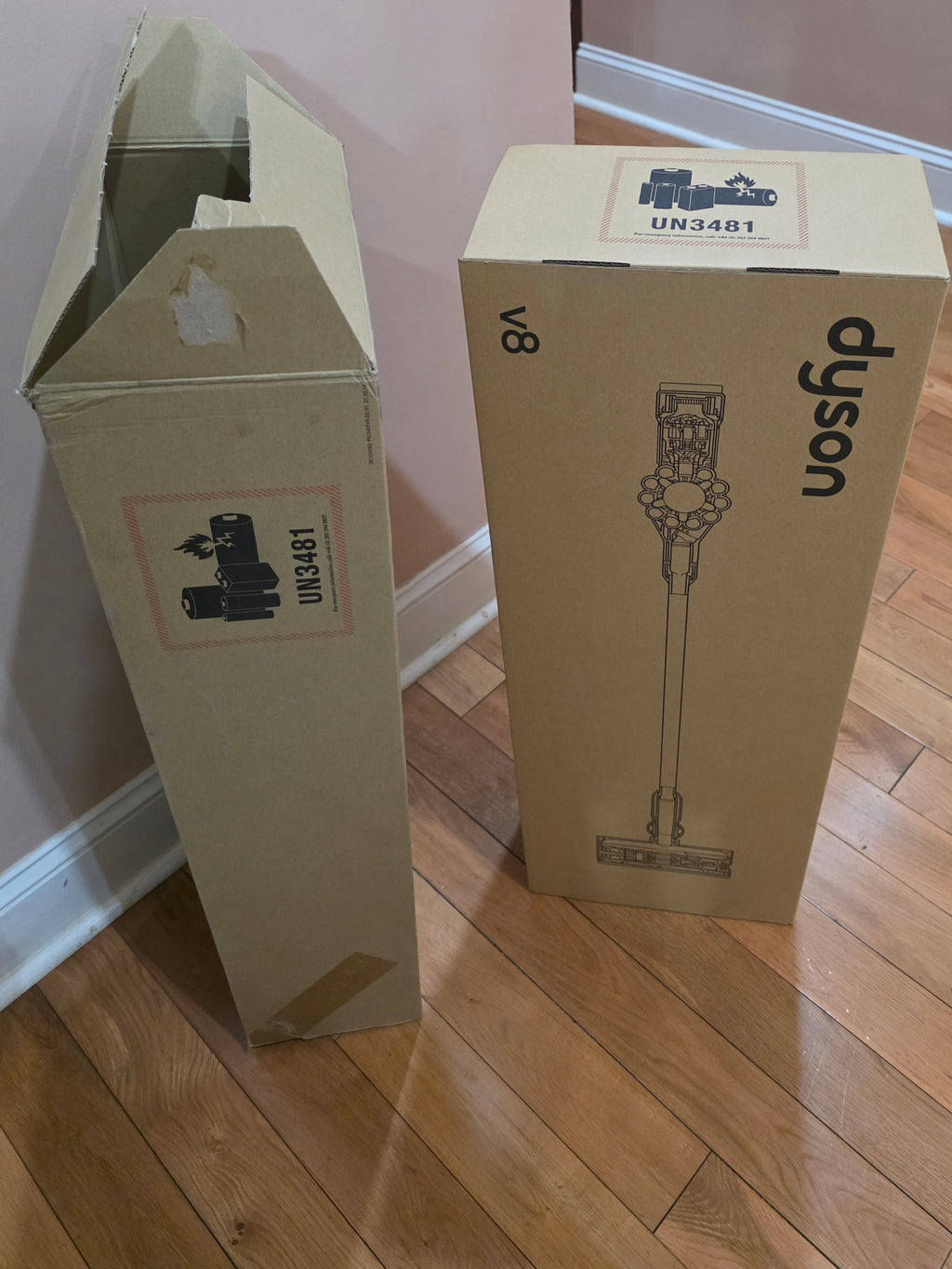 Dyson V8 Cordless Vacuum | Silver | New